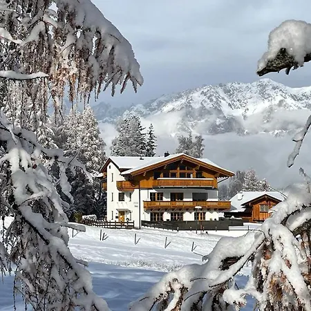 Schwab In & Out Apartment